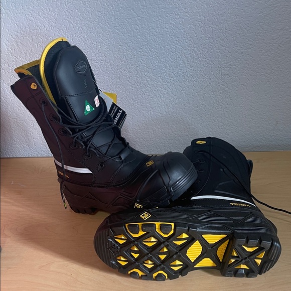 Terra Men\'s Black and Yellow Rain & Snow Boots